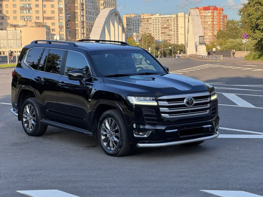 Toyota Land Cruiser 300